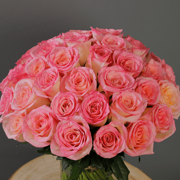Bunch of light pink Roses