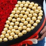heart-shaped-box-of-red-roses-with-ferrero-2026_02
