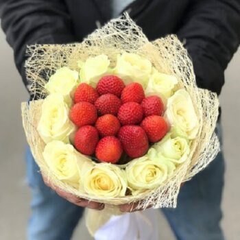 Bouquet of White Roses with Strawberry