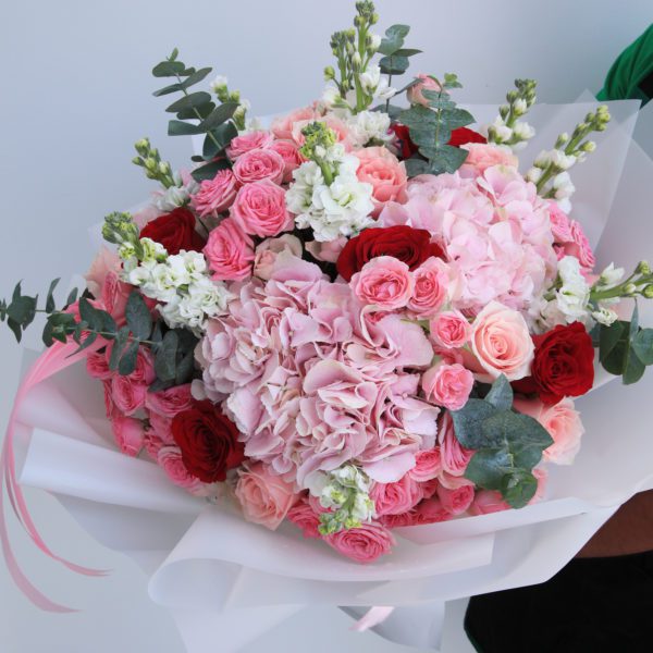 Flower Bouquets in Qatar