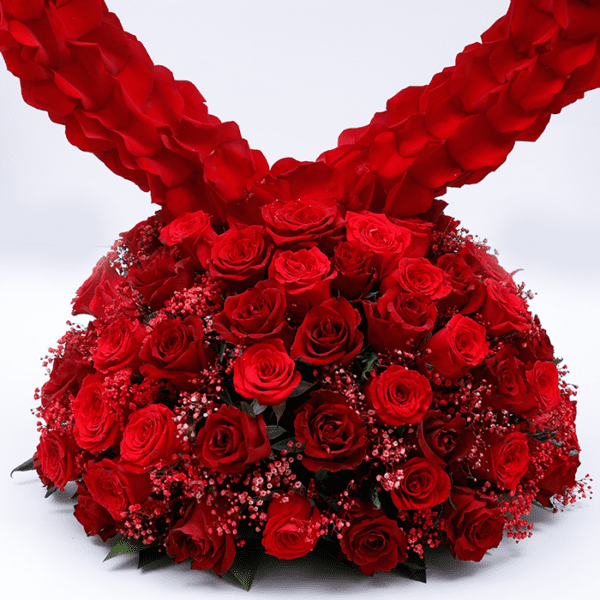 Great Masterpiece 2 Red Roses Bouquet