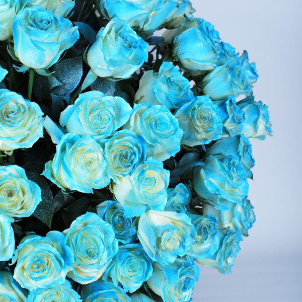 Excellent blue spray Roses In A Box