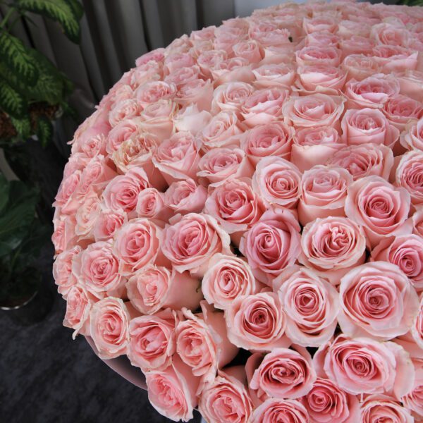 Graceful Roses Bouquet by Black Tulip Flowers