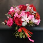 fushia and red mix flowers bouquet 001-min