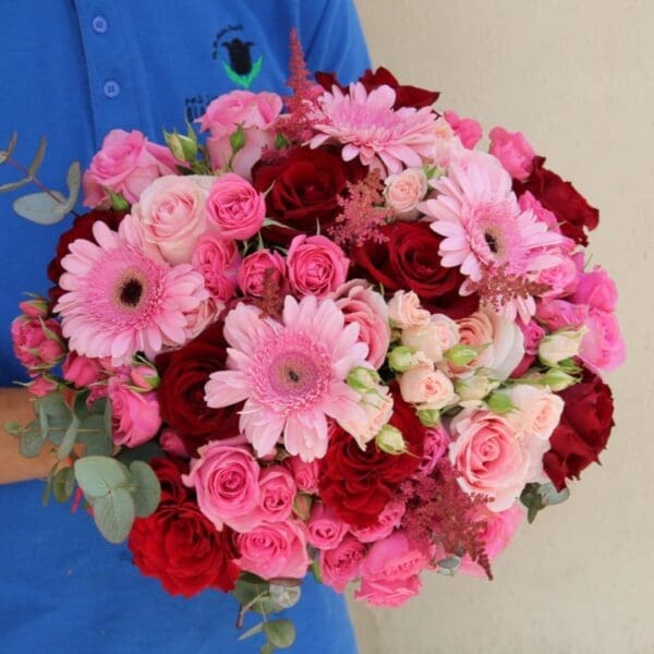 pink gerbera flowers bouquet 002-min Roses and Gerbera Bouquet