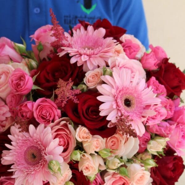 pink gerbera flowers bouquet 003-min Roses and Gerbera Bouquet