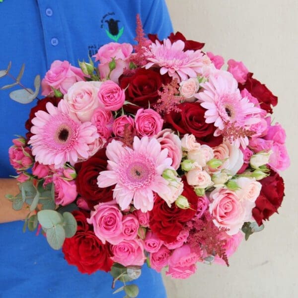 Black Tulip Flowers Roses and Gerbera Bouquet