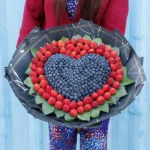 strawberry_and_blueberry_in_black_marble_wrap_1-jpg