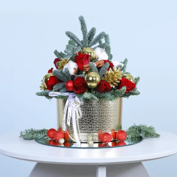 01-25 Yuletide Charm Arrangement Online Delivery