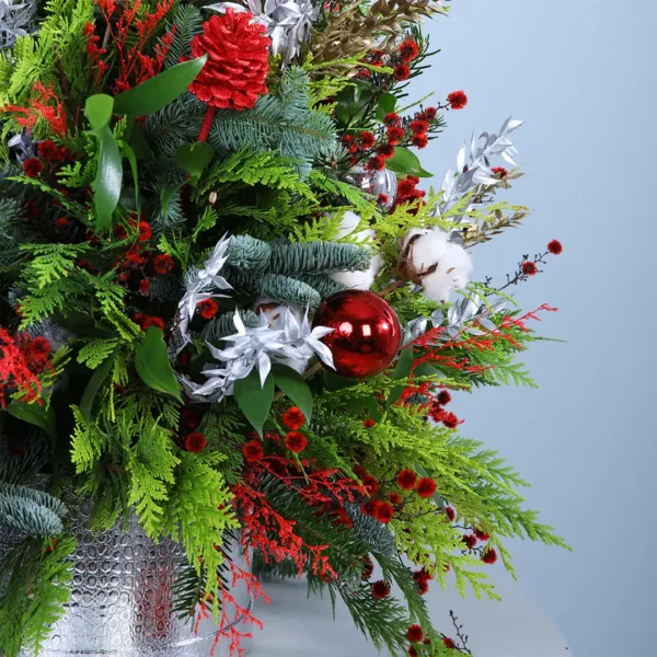 Christmas Floral Delight in qatar
