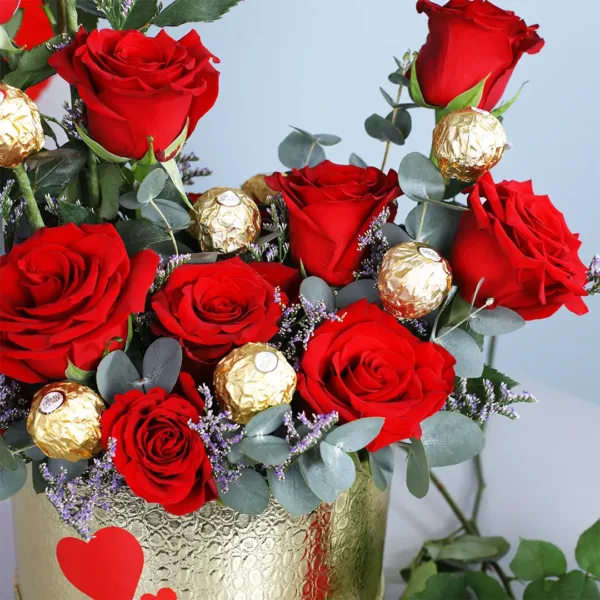 02-2 Love Centerpiece