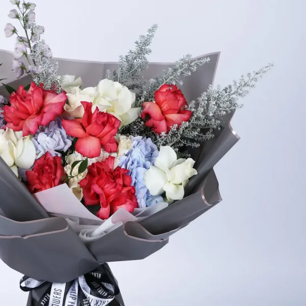 Classic Combination Bouquet Online