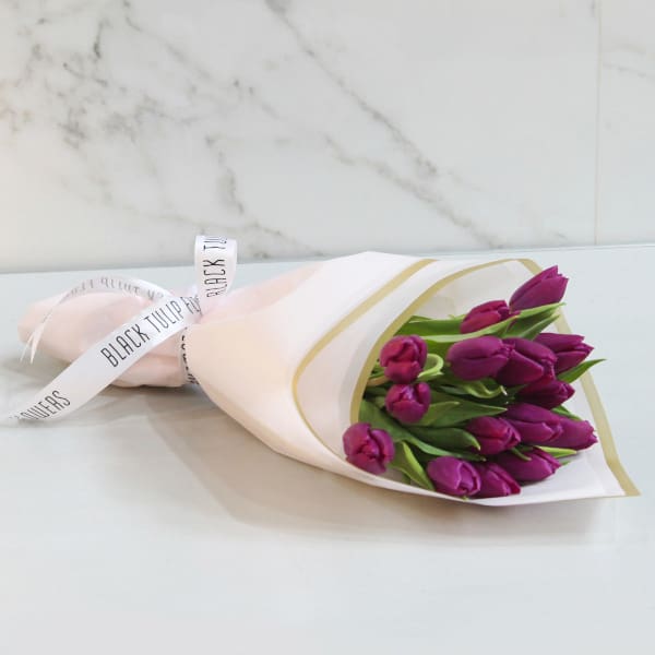 15 purple tulips bouquet 002 15 purple tulips bouquet
