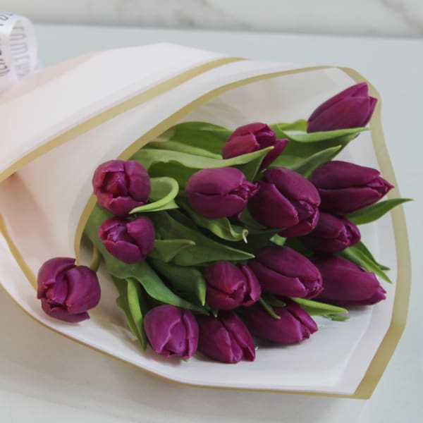 15 purple tulips bouquet 003 15 purple tulips bouquet