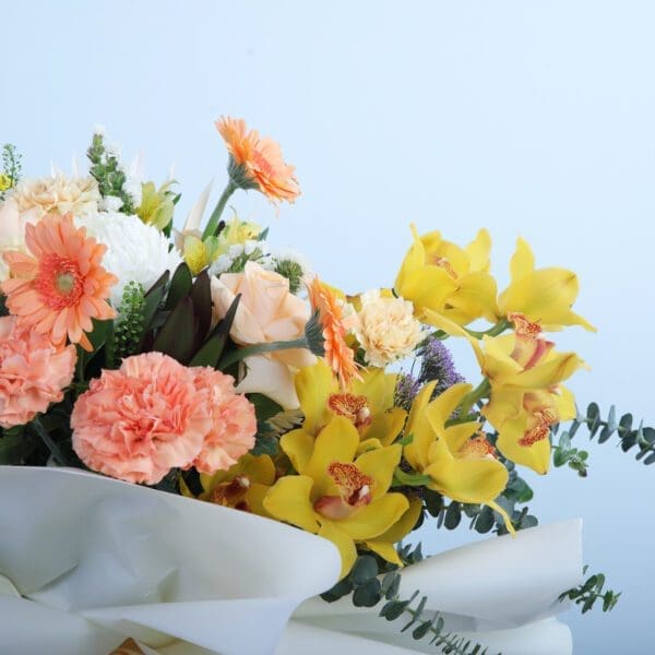02 Blooms & Bliss mix flower bouquet