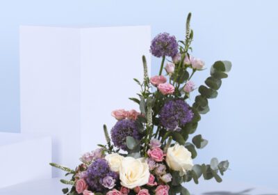 stunning mixed flowers arrangement
