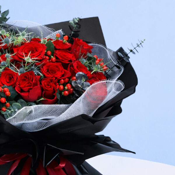 red-hot-bouquet-of-roses-2026_03