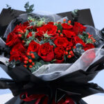 red-hot-bouquet-of-roses-2026_04