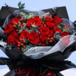 red-hot-bouquet-of-roses-2026_04