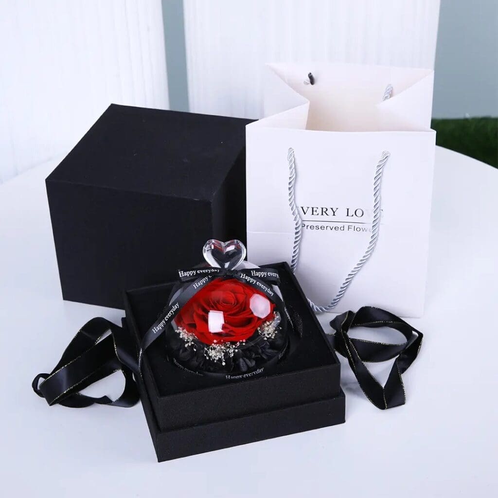 A stunning Red forever rose, perfect symbol of love, passion, and everlasting emotions. Ideal for gifting on special occasions