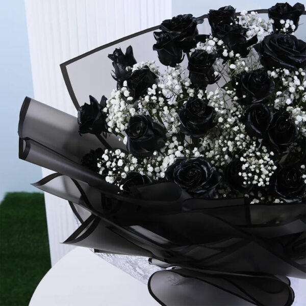 black-painted-rose-bouquet_02