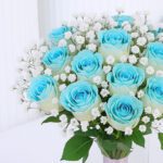 blue-roses-in-glass-vase_03