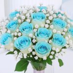 blue-roses-in-glass-vase_04