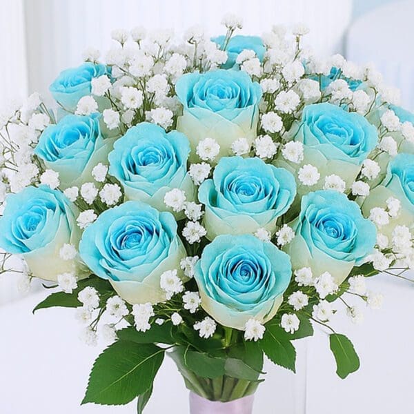 blue-roses-in-glass-vase_04