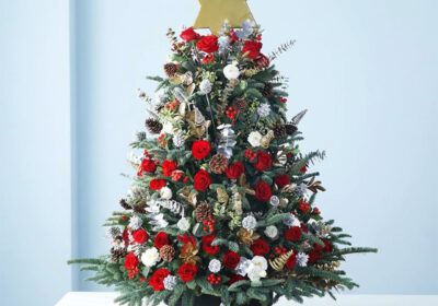 90cm luxury floral Christmas tree with red roses, pinecones, ornaments, and festive greenery.