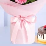 pink-gerbera-bouquet-souffle-cake-combo_05