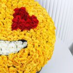 yellow-spray-rose-smiley-box_03