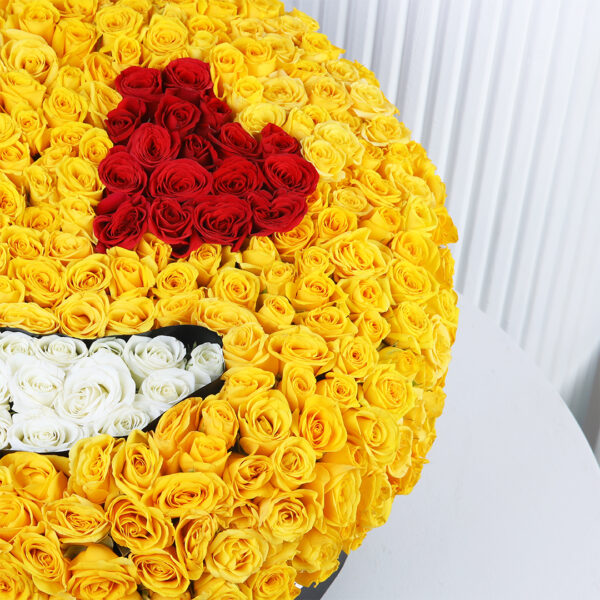 yellow-spray-rose-smiley-box_03