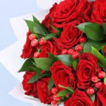 12-red-roses-white-wrap_04