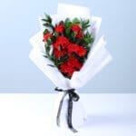 20-red-carnations-ruscus-bouquet_02