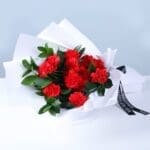 20-red-carnations-ruscus-bouquet_03