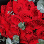 20-red-roses-eucalyptus-ferrero-rocher-combo_04