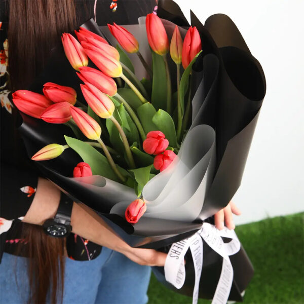 20-red-tulip-bouquet _02