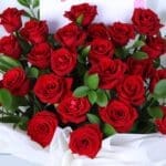 25-red- rose-bouquet_05