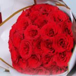 30-red-roses-bouquet-ferrero-rocher-chocolate-box_04