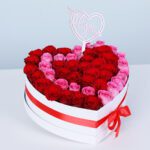 Heart-shape- with -red -and-pink -roses _02