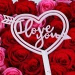 Heart-shape- with -red -and-pink -roses _03