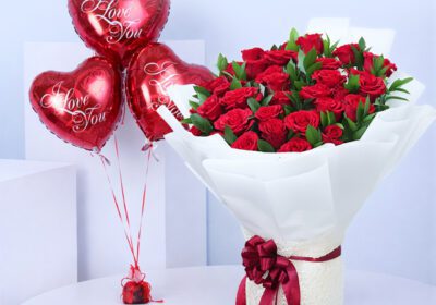 40 Red rose bouquet with 3 heart-shaped love balloons,