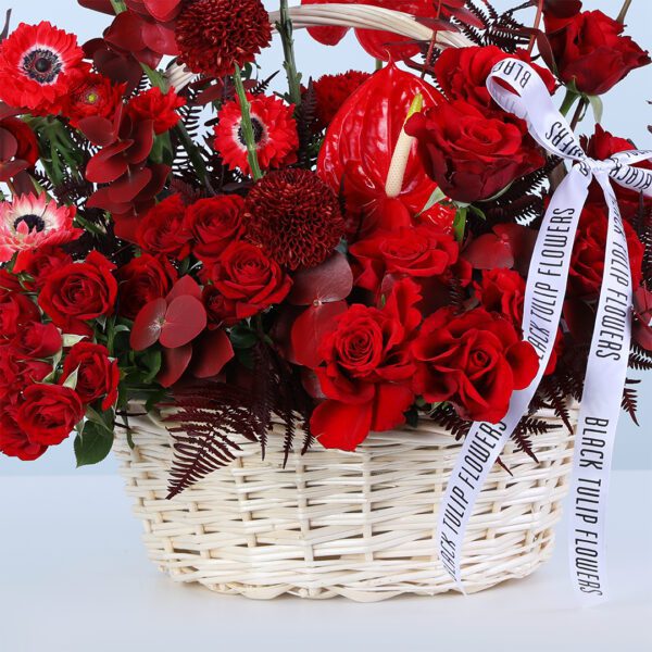 mixed-red-flower-basket_04