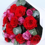 red-pink-roses-bouquet-ferrero-rocher-chocolate-box_04