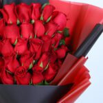 red-rose-bouquet-in-dual-wrap_04