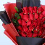 red-rose-bouquet-in-dual-wrap_05