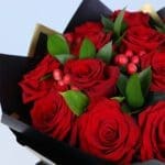red-roses-ferrero-noir-black-wrap_05