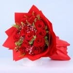 red-roses-warm-embrace-red-wrap_02