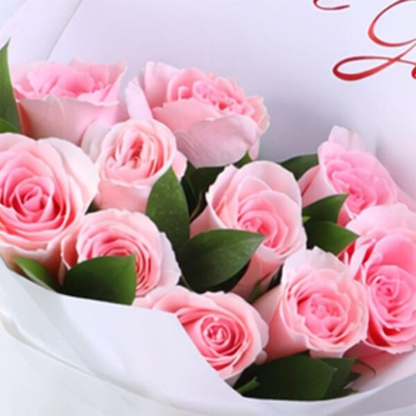 10-light-pink-roses-blush-4-u-bouquet-vday_03