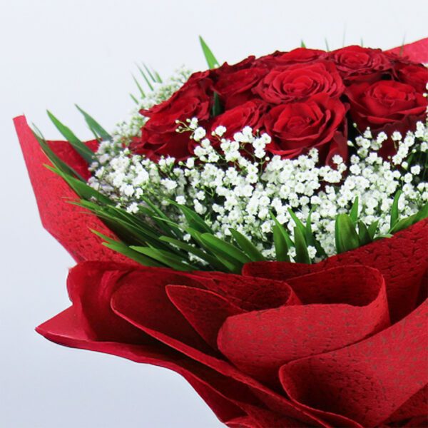 10-red-roses-valentine-bouquet_03